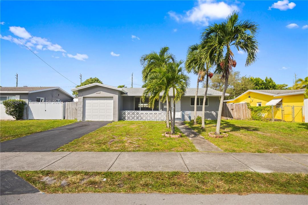 For Sale: $635,000 (3 beds, 3 baths, 1142 Square Feet)