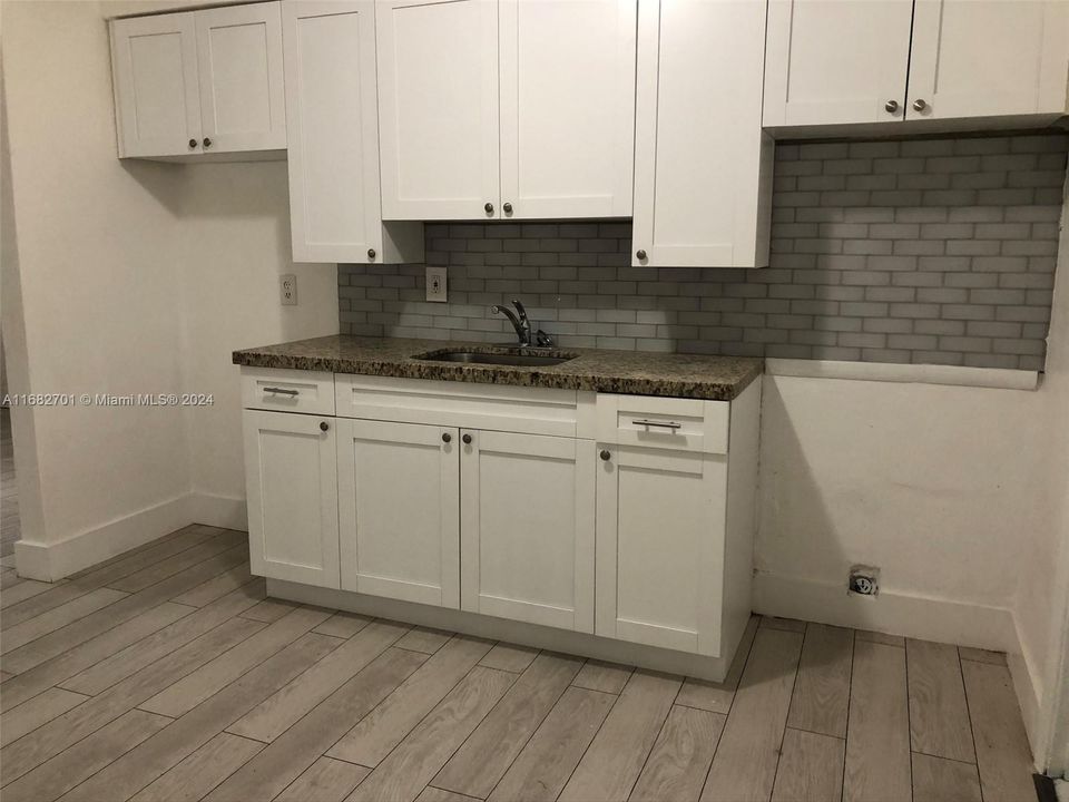 For Rent: $1,950 (2 beds, 10 baths, 700 Square Feet)