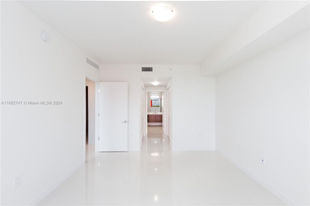 Activo con contrato: $670,000 (3 camas, 3 baños, 1684 Pies cuadrados)