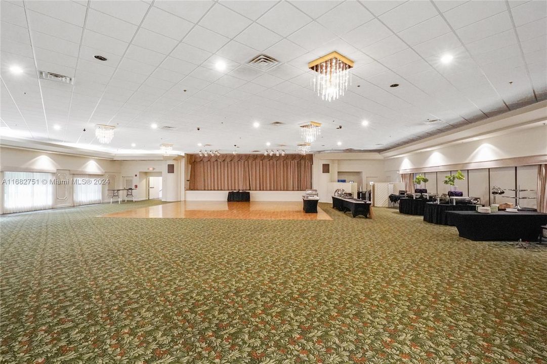 Ballroom-Pine Island Ridge Country Club