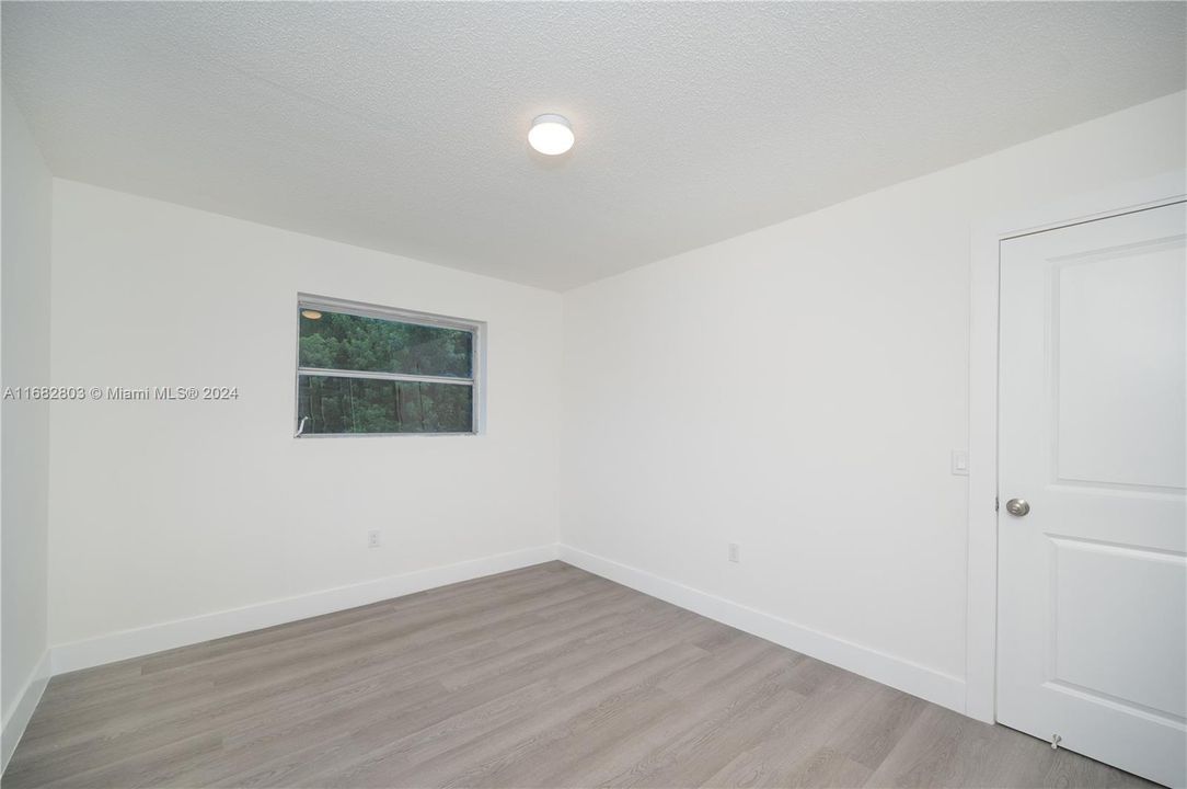 For Rent: $3,100 (3 beds, 2 baths, 1096 Square Feet)