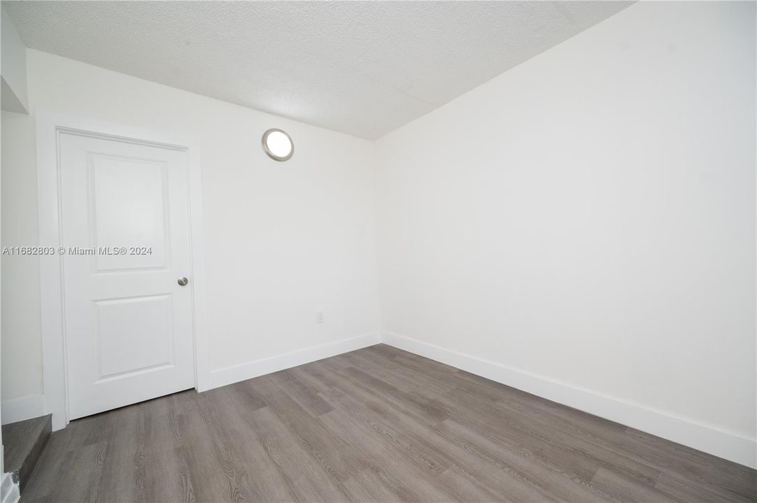 For Rent: $3,100 (3 beds, 2 baths, 1096 Square Feet)