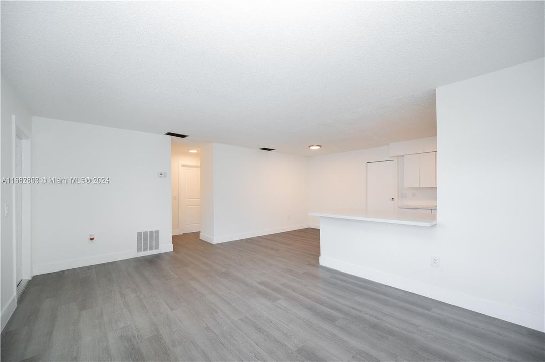 For Rent: $3,100 (3 beds, 2 baths, 1096 Square Feet)