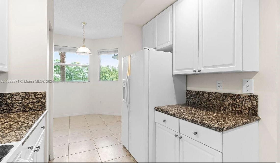 For Rent: $2,550 (2 beds, 2 baths, 1081 Square Feet)