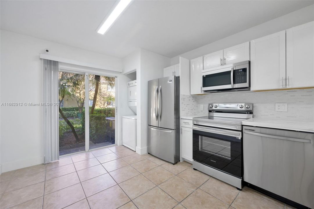 最近租的: $2,200 (2 贝兹, 2 浴室, 0 平方英尺)