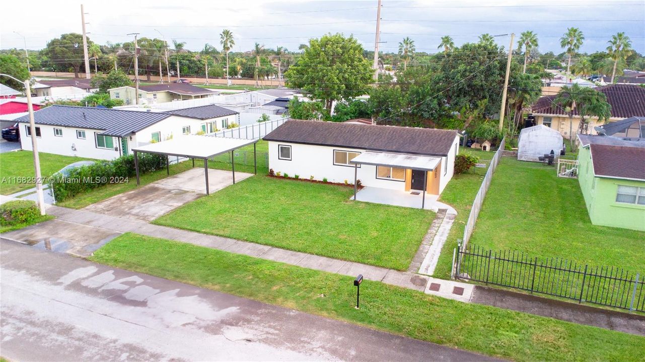 For Sale: $590,000 (3 beds, 2 baths, 1000 Square Feet)