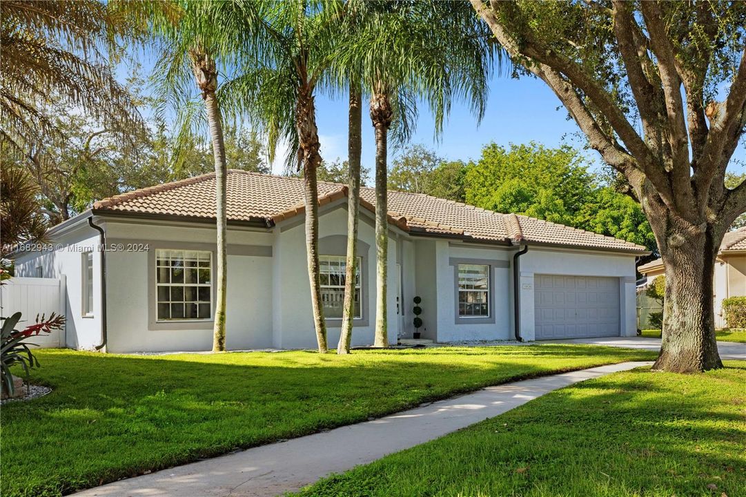 Active With Contract: $4,200 (3 beds, 2 baths, 1630 Square Feet)