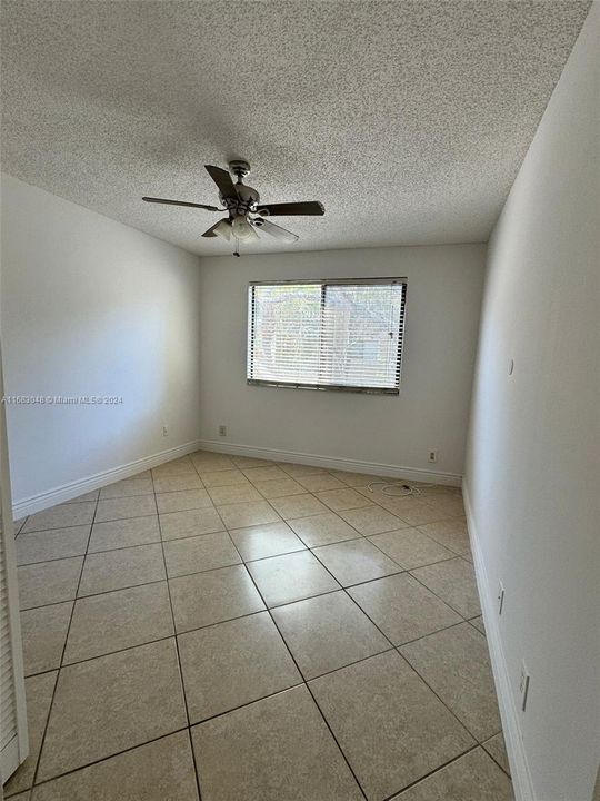 For Rent: $2,350 (2 beds, 2 baths, 986 Square Feet)