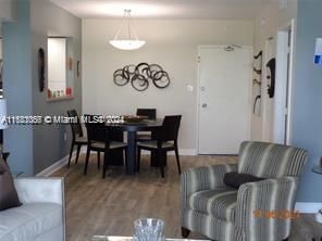 For Rent: $4,000 (2 beds, 2 baths, 1190 Square Feet)