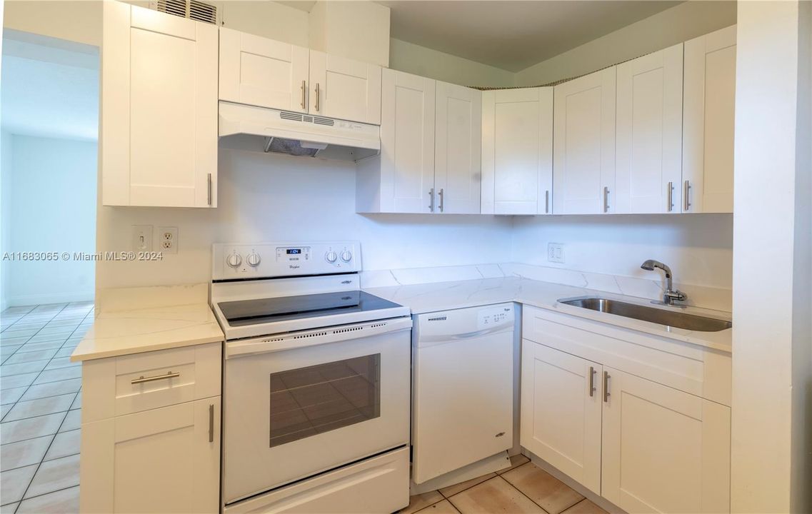 For Sale: $299,000 (3 beds, 2 baths, 1400 Square Feet)