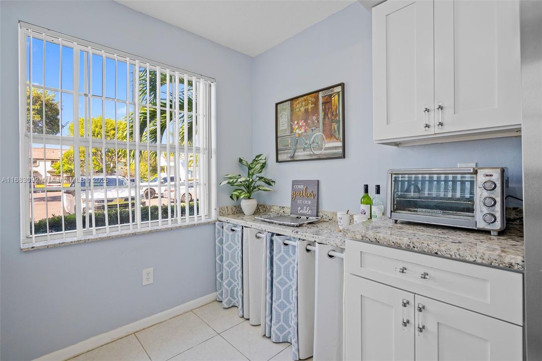 For Sale: $237,000 (2 beds, 2 baths, 1070 Square Feet)