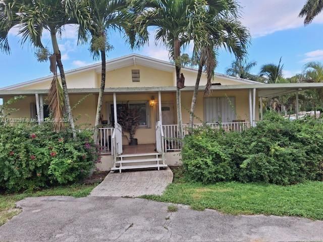 For Sale: $975,900 (3 beds, 3 baths, 1424 Square Feet)