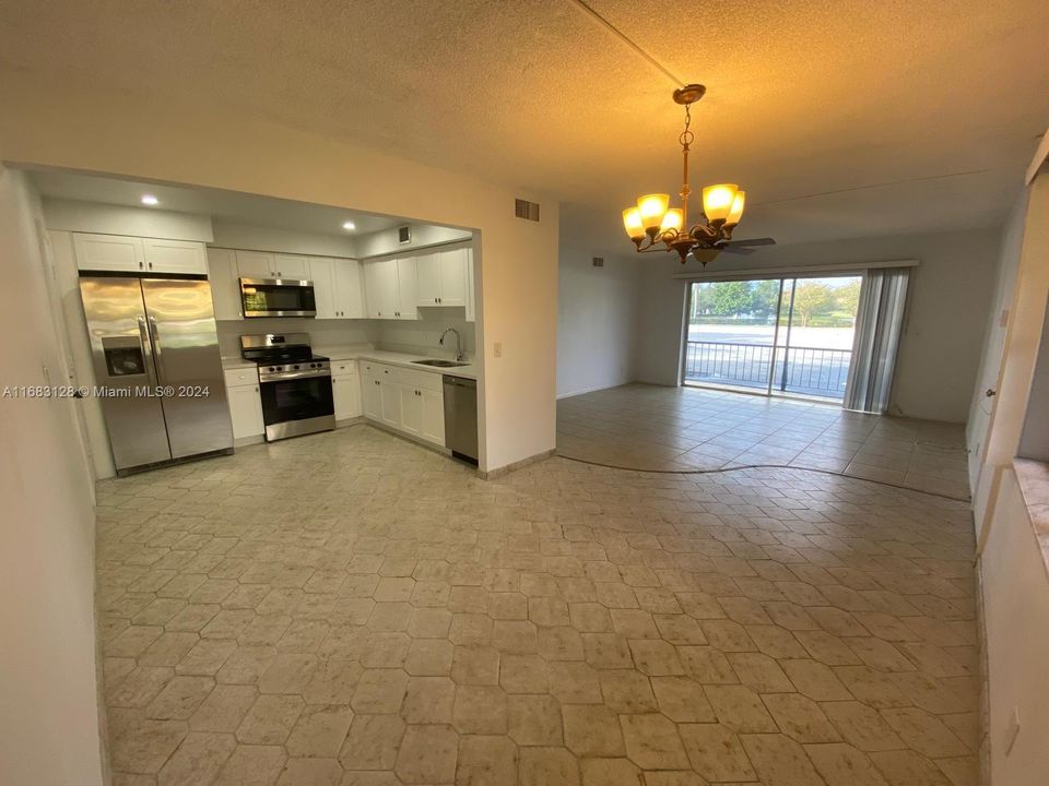 For Rent: $2,400 (2 beds, 2 baths, 1260 Square Feet)