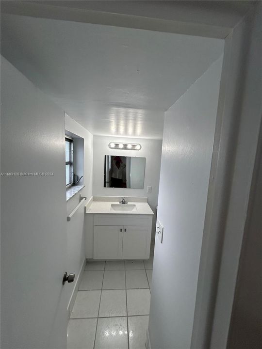 For Rent: $2,400 (2 beds, 2 baths, 1260 Square Feet)