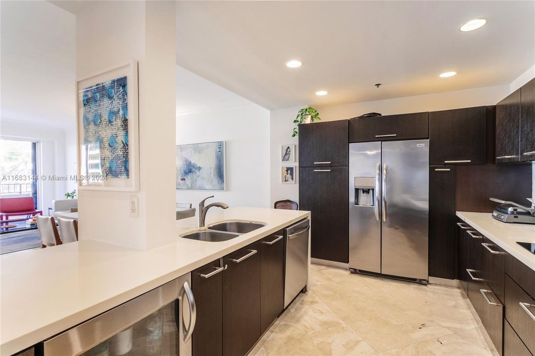 For Sale: $1,350,000 (2 beds, 2 baths, 1531 Square Feet)