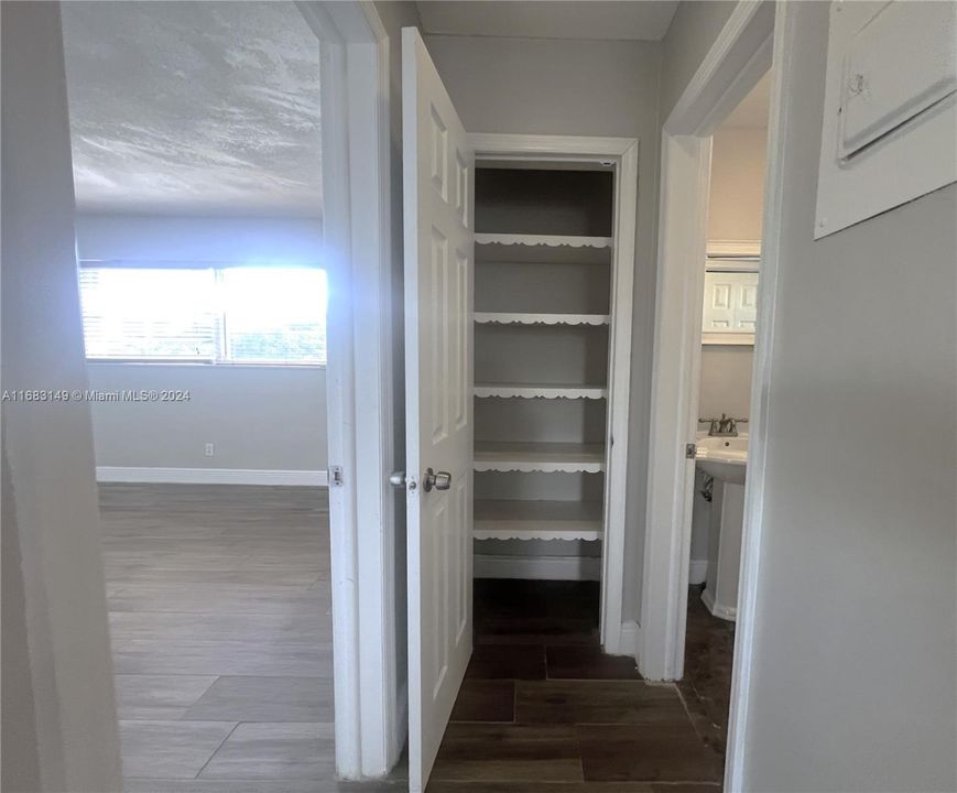 For Rent: $2,000 (1 beds, 1 baths, 772 Square Feet)