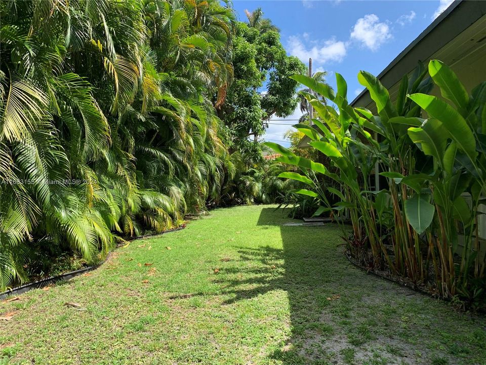 For Sale: $1,199,000 (3 beds, 2 baths, 1793 Square Feet)