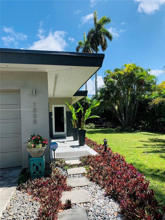 For Sale: $1,199,000 (3 beds, 2 baths, 1793 Square Feet)