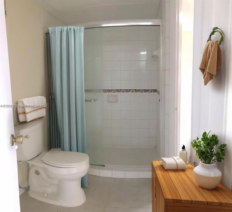 For Rent: $1,840 (1 beds, 1 baths, 634 Square Feet)