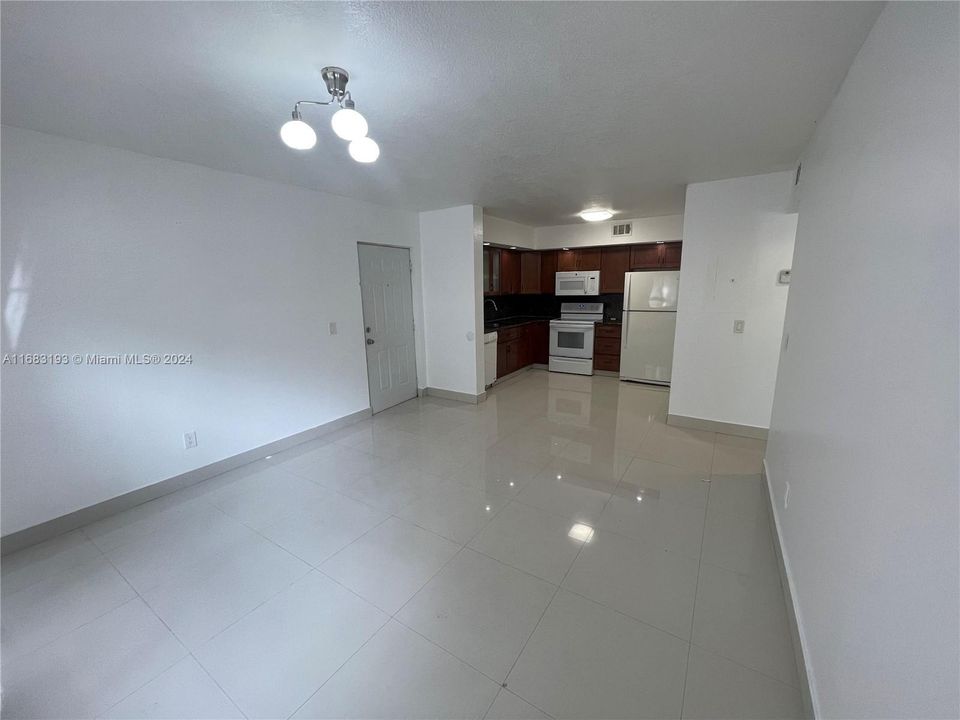 For Rent: $1,750 (1 beds, 1 baths, 659 Square Feet)