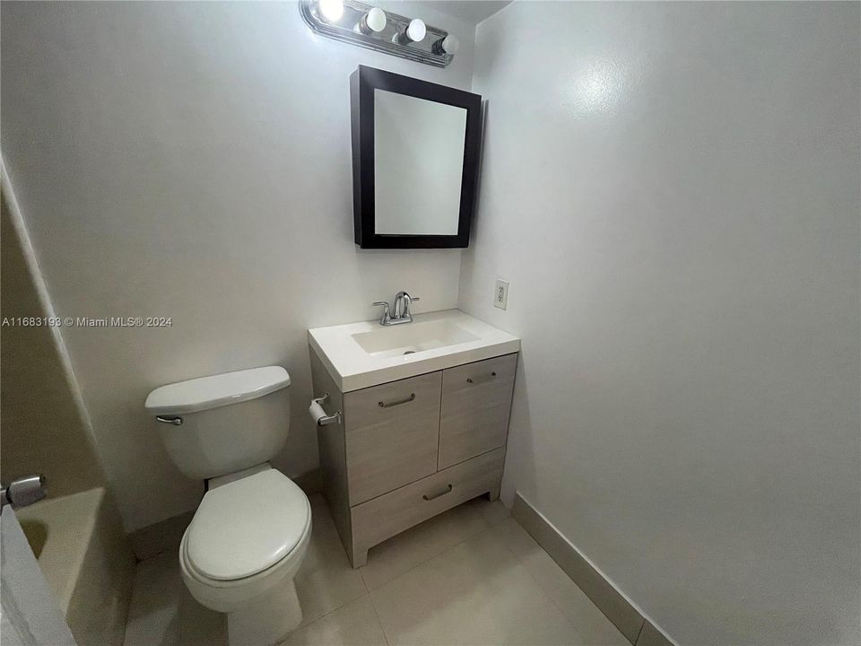 For Rent: $1,750 (1 beds, 1 baths, 659 Square Feet)