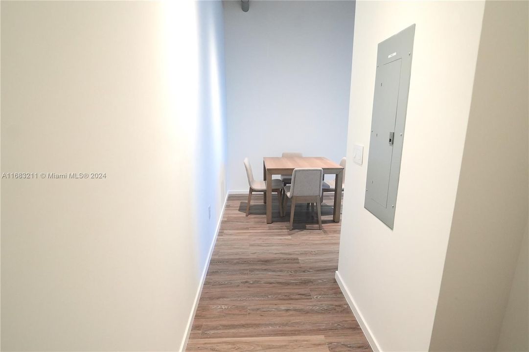 For Rent: $3,000 (2 beds, 2 baths, 906 Square Feet)