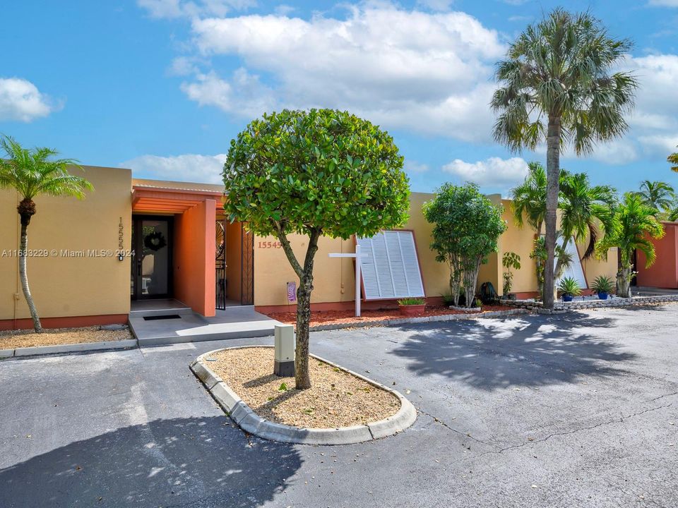 For Sale: $568,500 (3 beds, 2 baths, 1460 Square Feet)