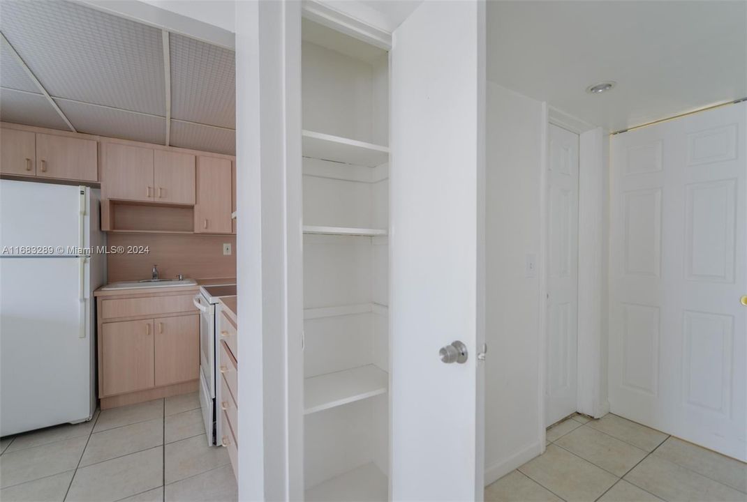 Kitchen & Pantry