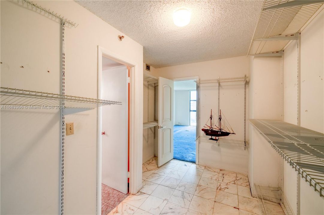 2000 Towerside Terrace Unit 1111