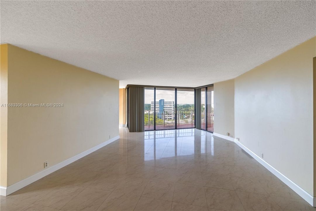 2000 Towerside Terrace Unit 1111