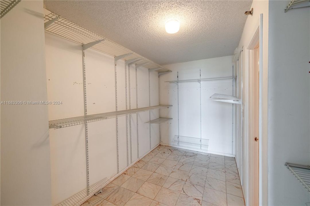 2000 Towerside Terrace Unit 1111