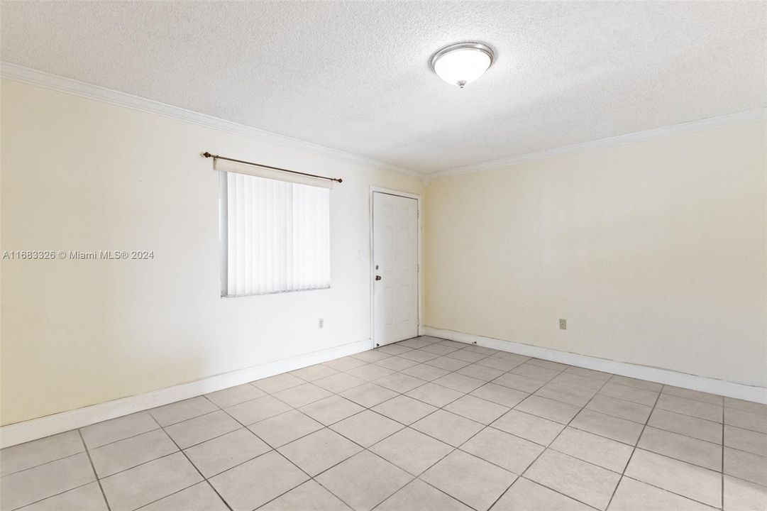 For Sale: $210,000 (1 beds, 1 baths, 528 Square Feet)