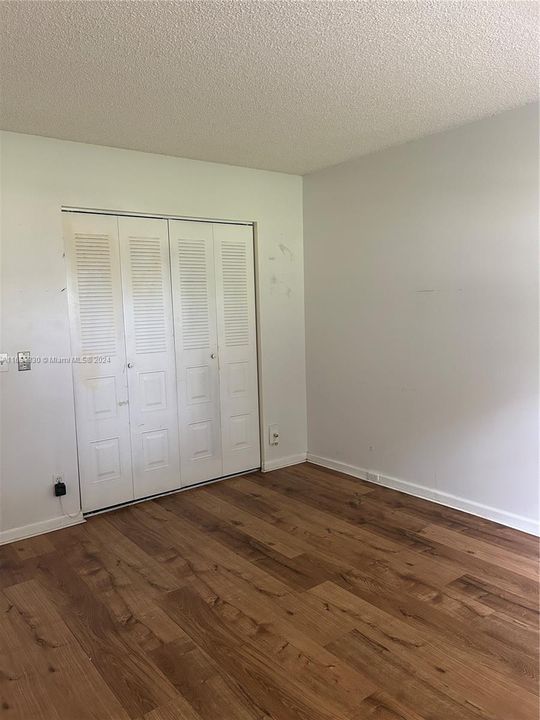 For Sale: $162,500 (2 beds, 1 baths, 953 Square Feet)