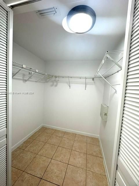 For Rent: $2,600 (2 beds, 2 baths, 1132 Square Feet)