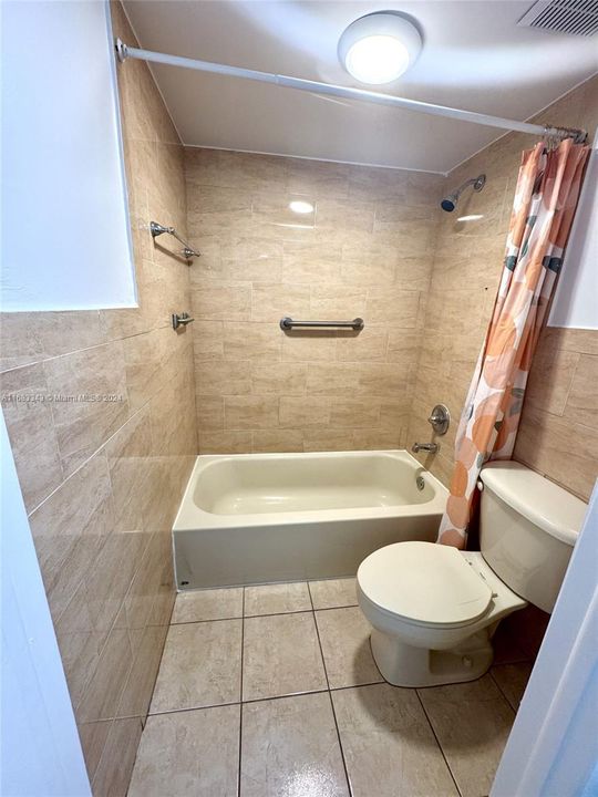 For Rent: $2,600 (2 beds, 2 baths, 1132 Square Feet)