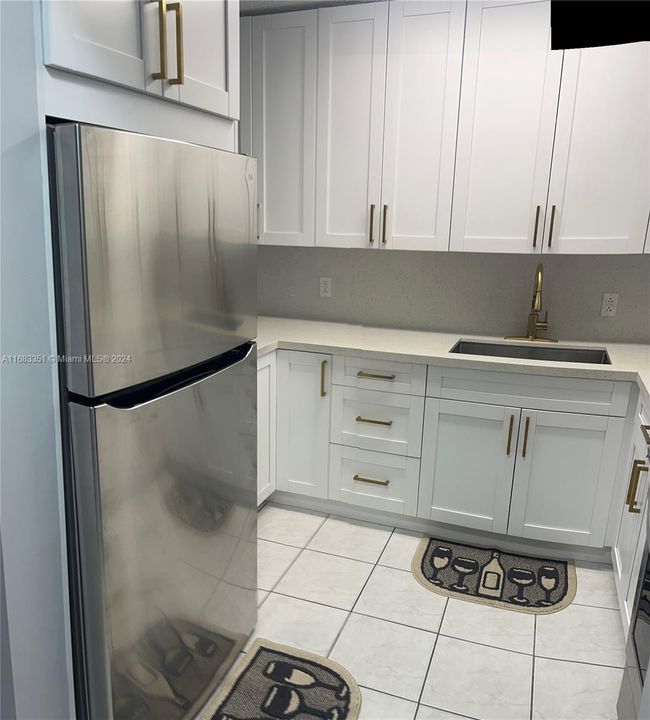 Active With Contract: $3,300 (3 beds, 2 baths, 1080 Square Feet)