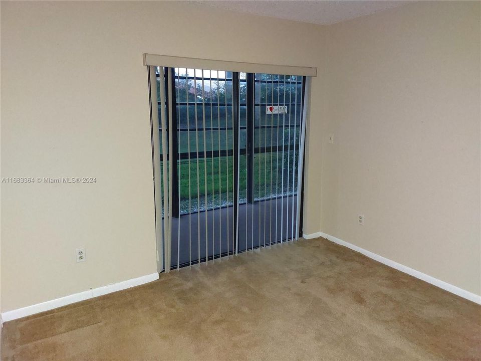 For Rent: $1,850 (2 beds, 1 baths, 827 Square Feet)