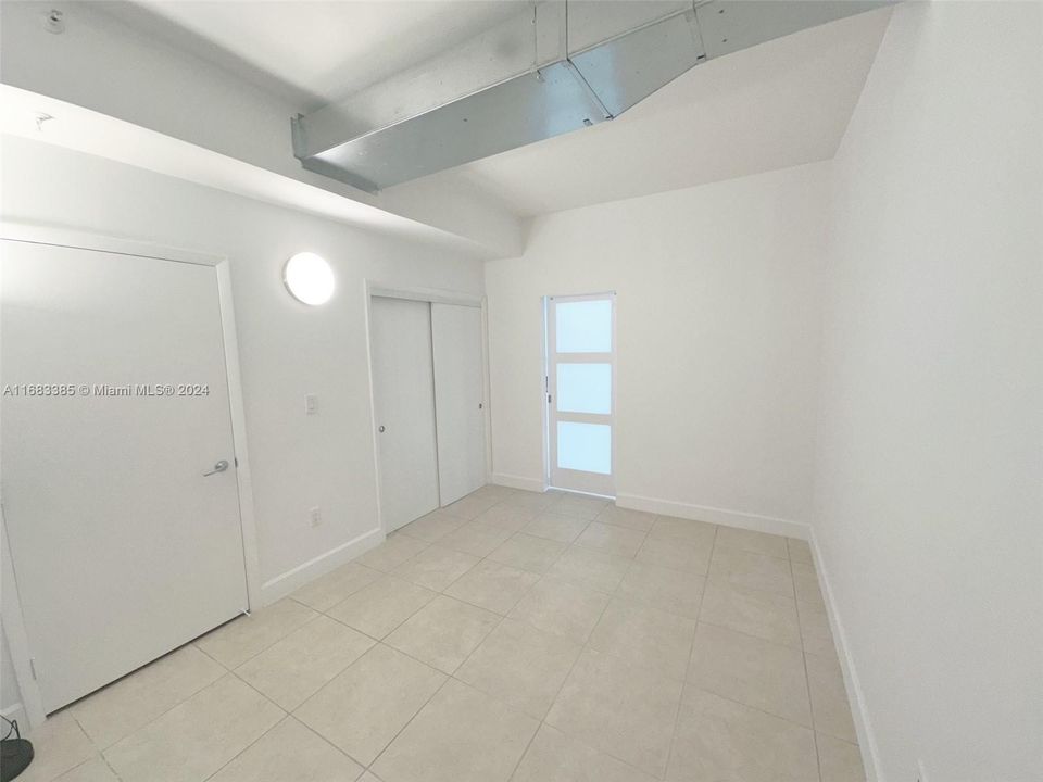 For Sale: $895,000 (2 beds, 2 baths, 1026 Square Feet)