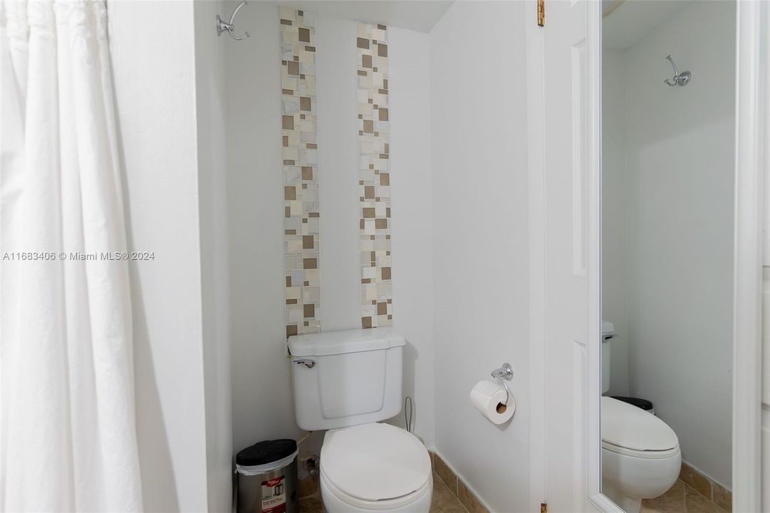 For Sale: $315,000 (2 beds, 2 baths, 1236 Square Feet)