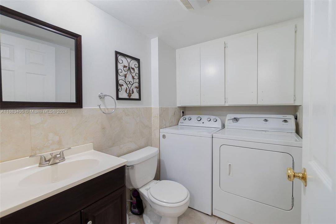 For Sale: $315,000 (2 beds, 2 baths, 1236 Square Feet)