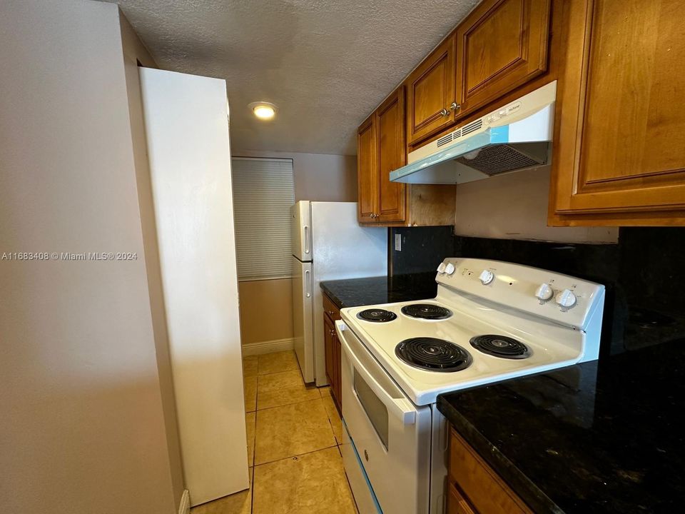 For Rent: $2,200 (2 beds, 2 baths, 1000 Square Feet)