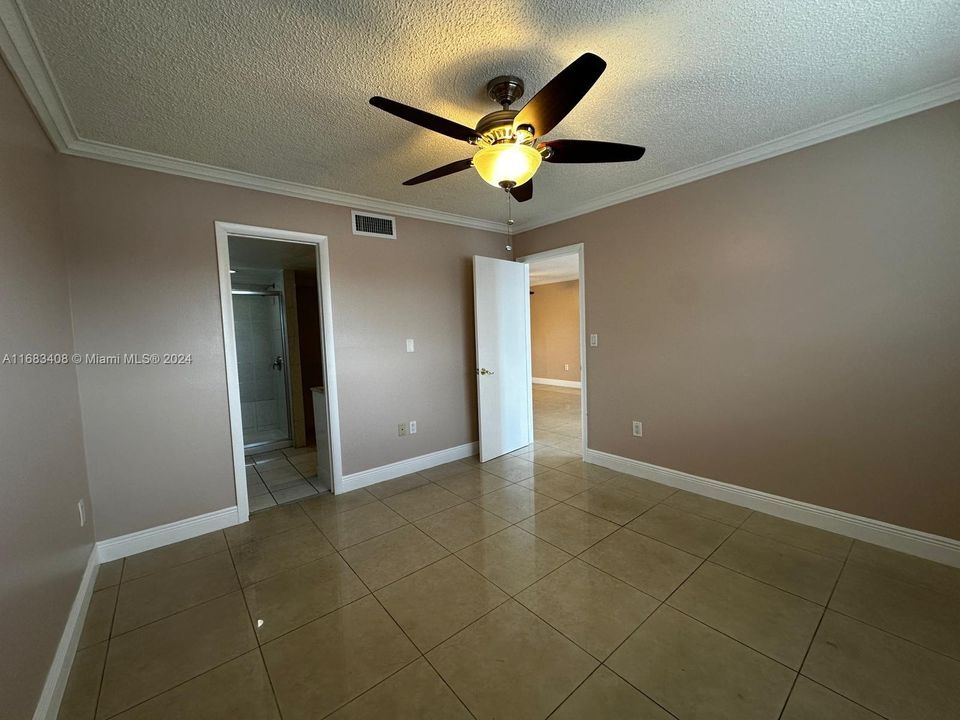 For Rent: $2,200 (2 beds, 2 baths, 1000 Square Feet)