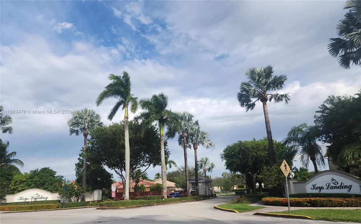 Keys Landing - Entrance on E Palm Drive