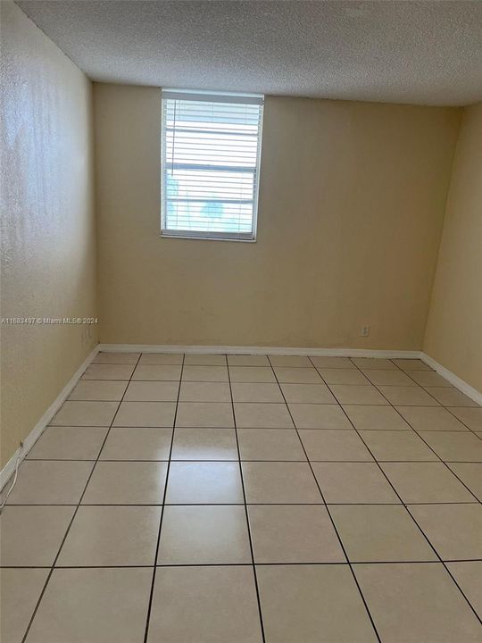 For Rent: $1,700 (1 beds, 1 baths, 605 Square Feet)