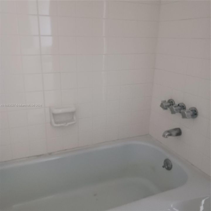 For Rent: $1,800 (2 beds, 2 baths, 1104 Square Feet)