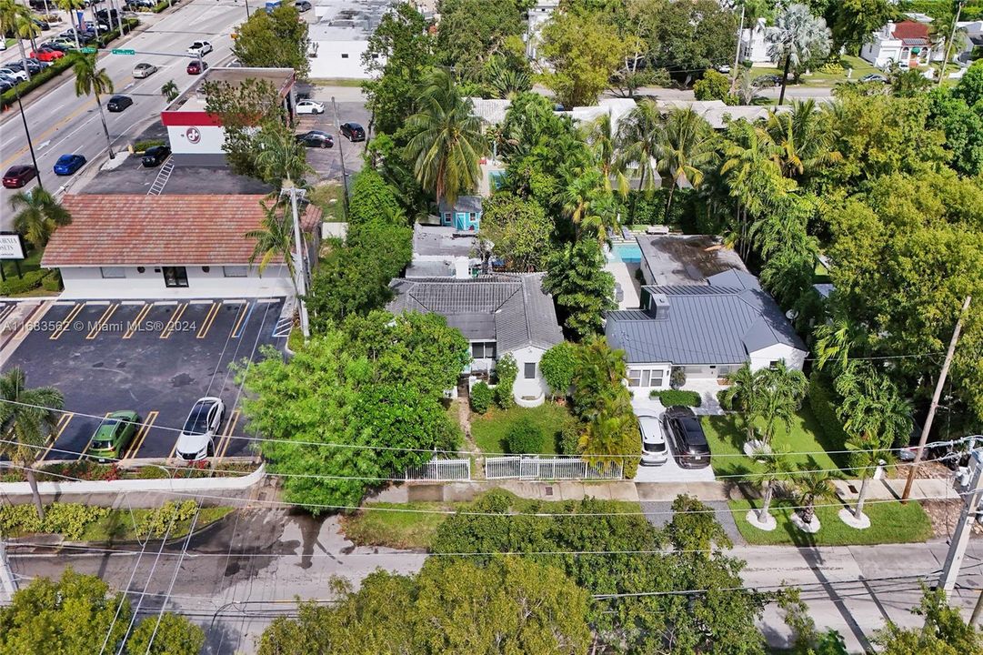 For Sale: $825,000 (3 beds, 2 baths, 1087 Square Feet)