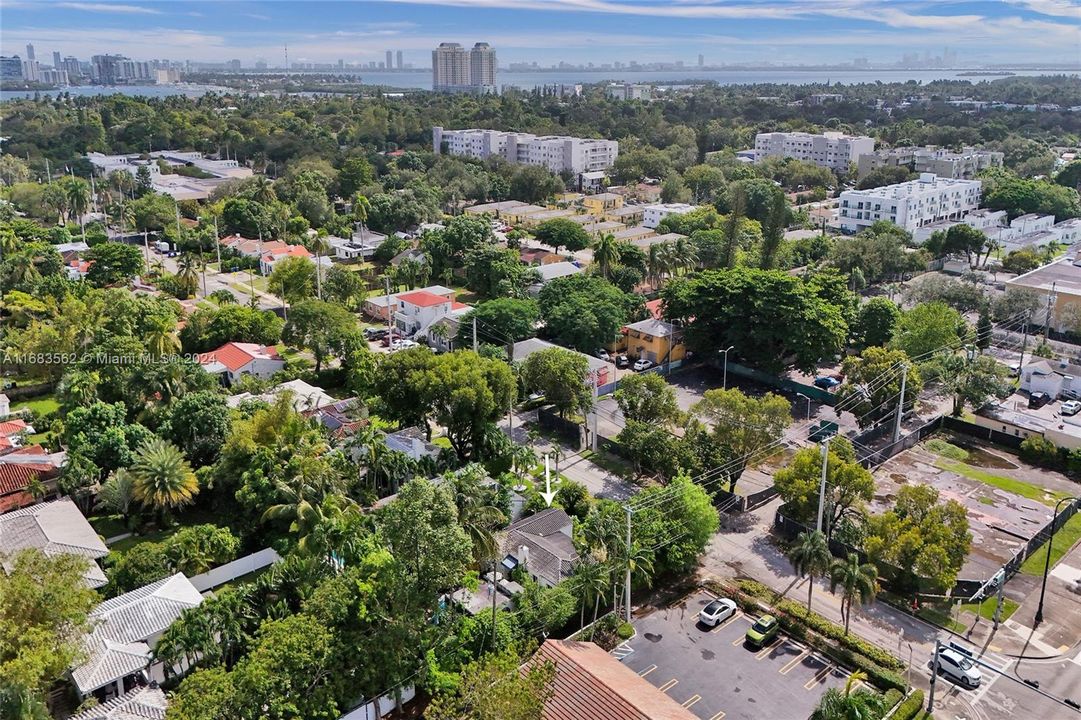 For Sale: $825,000 (3 beds, 2 baths, 1087 Square Feet)