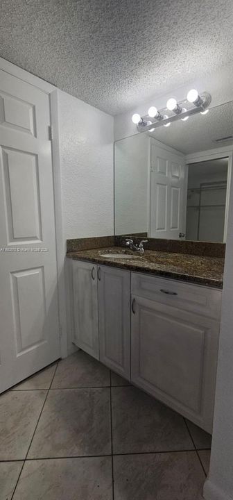 Recently Rented: $2,400 (3 beds, 2 baths, 1263 Square Feet)