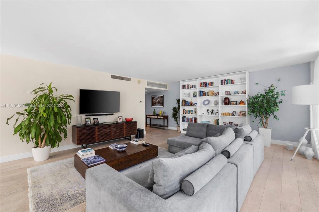 For Sale: $875,000 (2 beds, 2 baths, 2210 Square Feet)