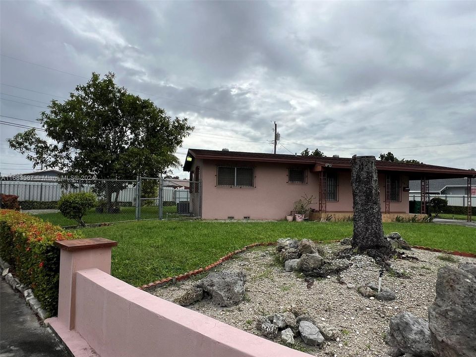 En Venta: $569,000 (2 camas, 2 baños, 1101 Pies cuadrados)